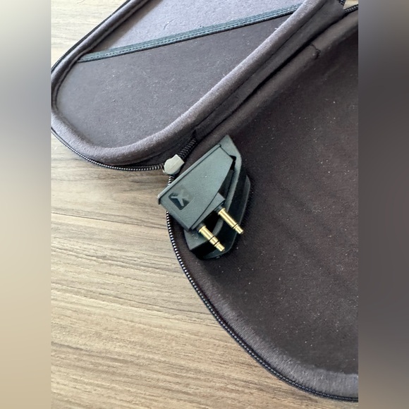Bose Quiet Comfort Headphones Case - Picture 4 of 4